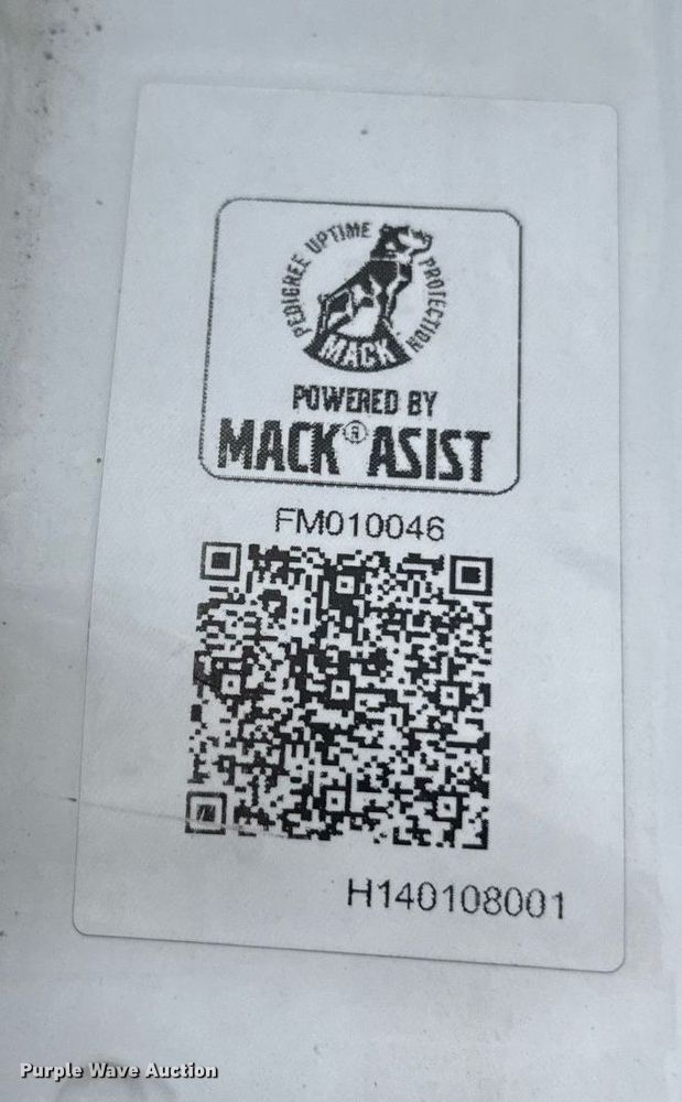 image for item EJ4614 2015 Mack CXU633 semi truck