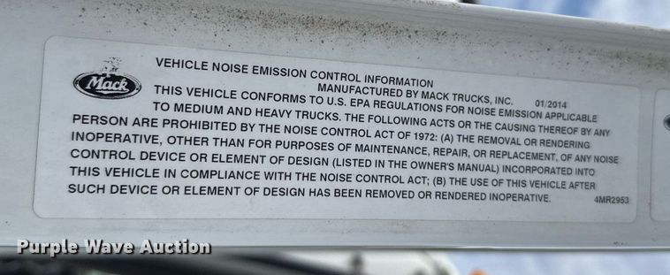 image for item EJ4614 2015 Mack CXU633 semi truck