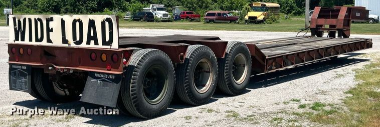 image for item EK8267 1992 Witzco Challenger RG-50 lowboy equipment trailer