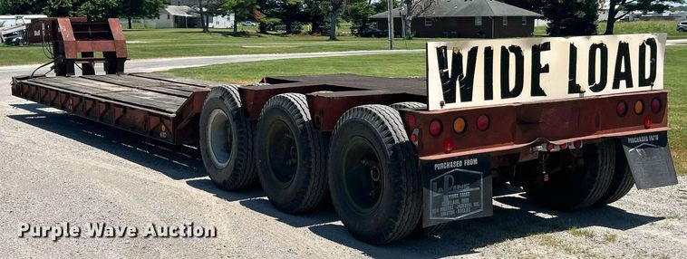 image for item EK8267 1992 Witzco Challenger RG-50 lowboy equipment trailer