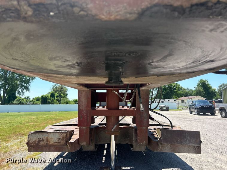 image for item EK8267 1992 Witzco Challenger RG-50 lowboy equipment trailer