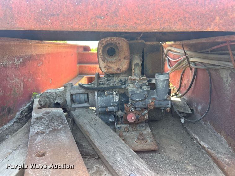 image for item EK8267 1992 Witzco Challenger RG-50 lowboy equipment trailer