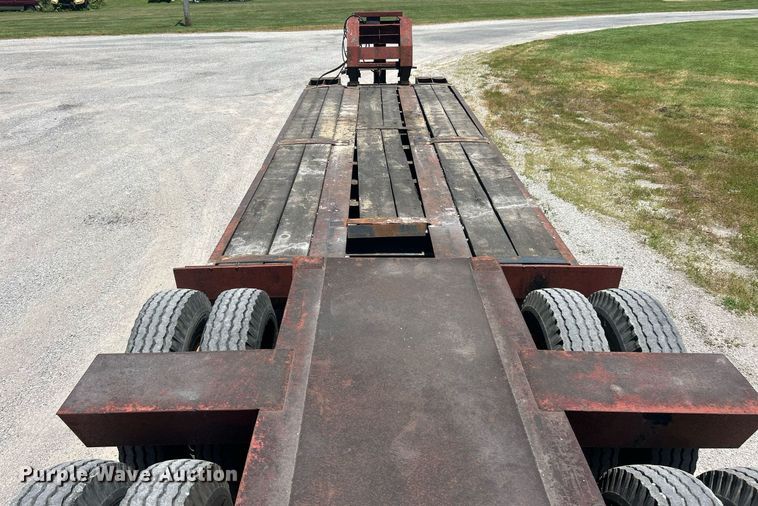 image for item EK8267 1992 Witzco Challenger RG-50 lowboy equipment trailer
