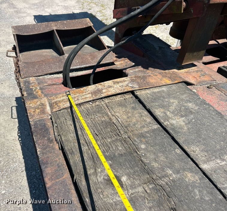 image for item EK8267 1992 Witzco Challenger RG-50 lowboy equipment trailer