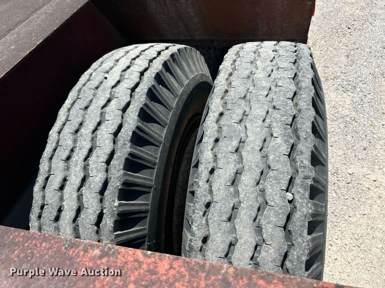 image for item EK8267 1992 Witzco Challenger RG-50 lowboy equipment trailer