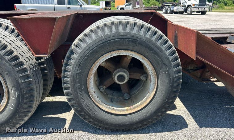 image for item EK8267 1992 Witzco Challenger RG-50 lowboy equipment trailer