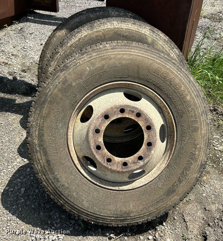 image for item EK8292 (11) Tires and wheel