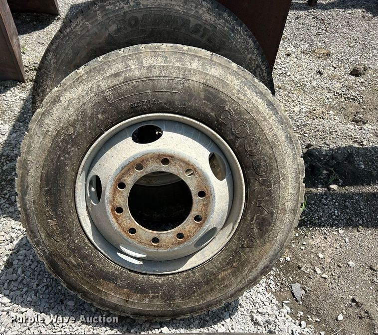 image for item EK8292 (11) Tires and wheel