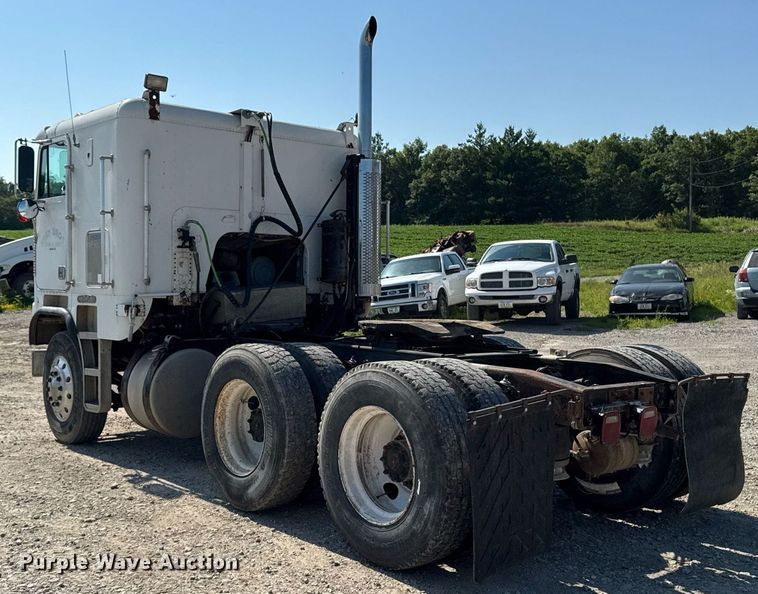 image for item EM2110 1992 Freightliner USF-1E semi truck