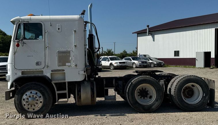image for item EM2110 1992 Freightliner USF-1E semi truck