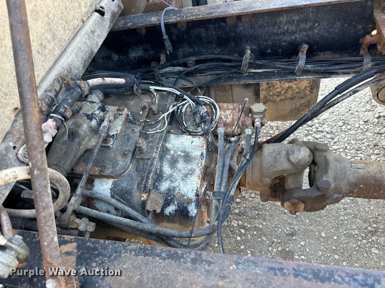 image for item EM2110 1992 Freightliner USF-1E semi truck