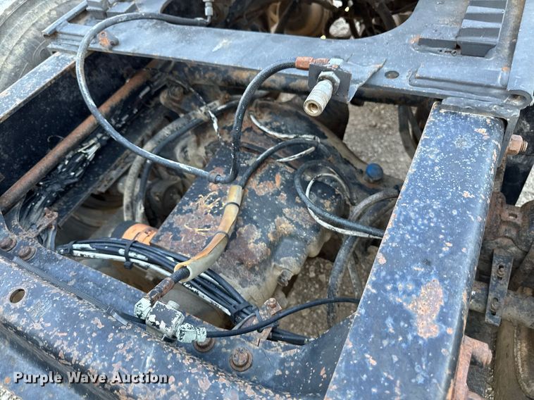 image for item EM2110 1992 Freightliner USF-1E semi truck