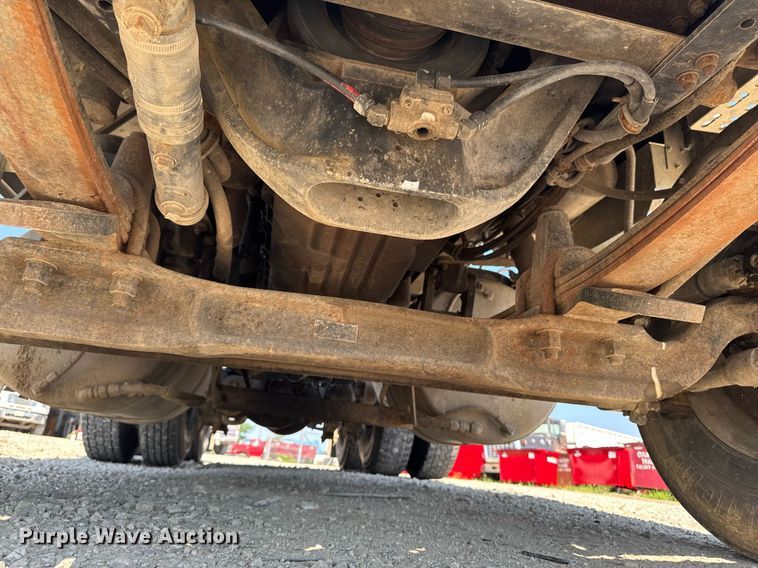 image for item EM2110 1992 Freightliner USF-1E semi truck