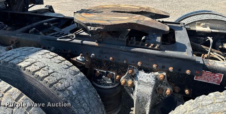 image for item EM2110 1992 Freightliner USF-1E semi truck