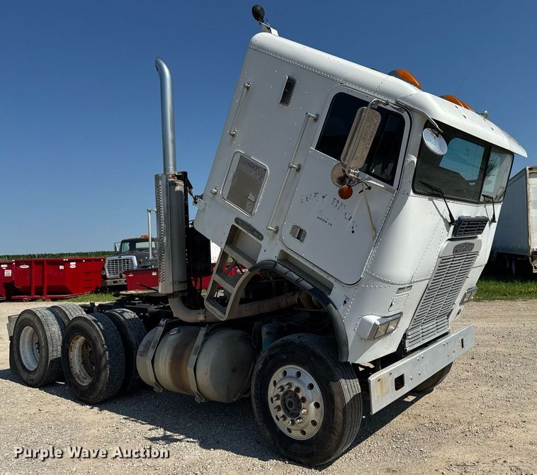image for item EM2110 1992 Freightliner USF-1E semi truck