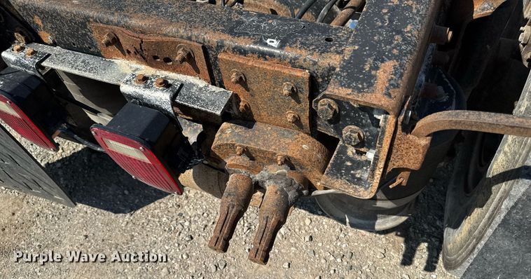 image for item EM2110 1992 Freightliner USF-1E semi truck