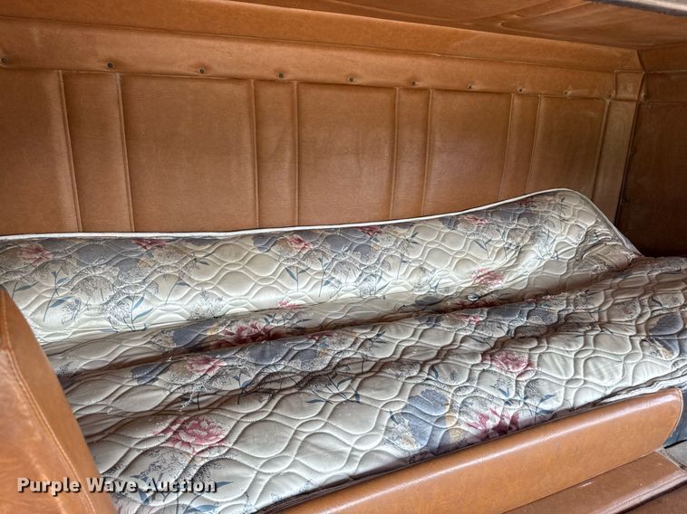 image for item EM2110 1992 Freightliner USF-1E semi truck