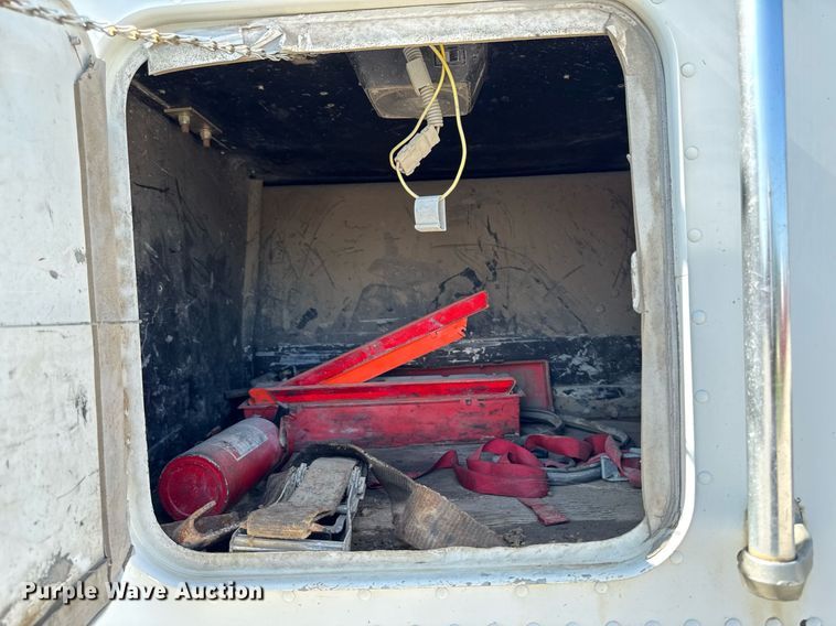 image for item EM2110 1992 Freightliner USF-1E semi truck