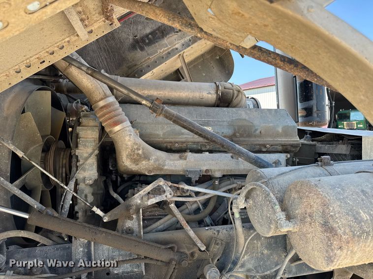 image for item EM2110 1992 Freightliner USF-1E semi truck