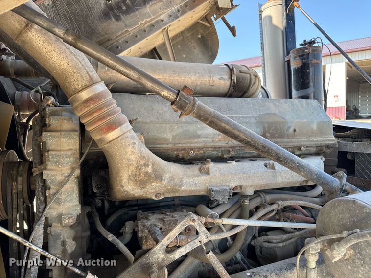 image for item EM2110 1992 Freightliner USF-1E semi truck