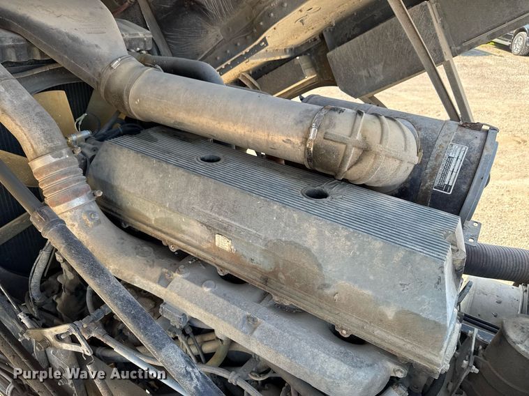 image for item EM2110 1992 Freightliner USF-1E semi truck