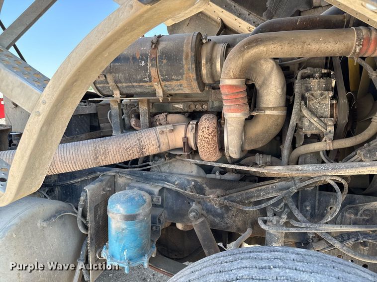 image for item EM2110 1992 Freightliner USF-1E semi truck