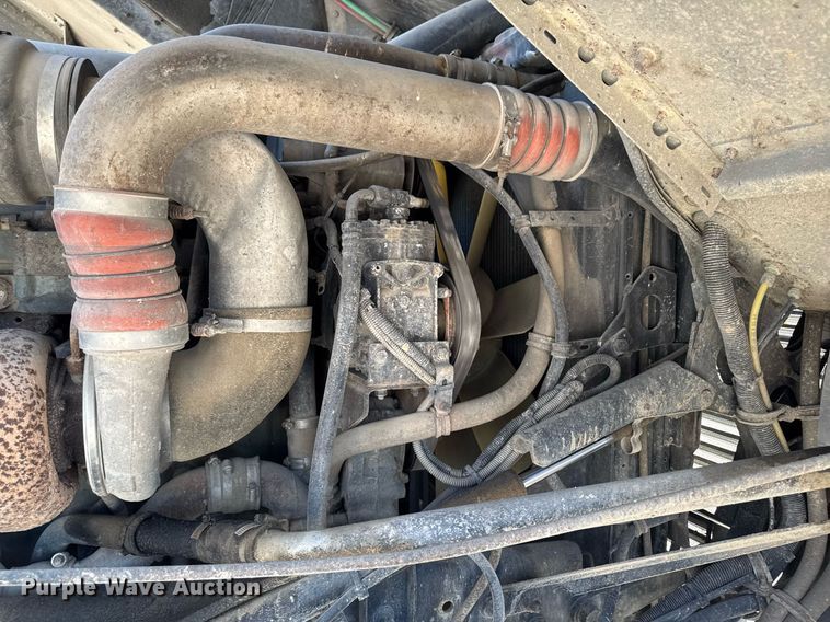 image for item EM2110 1992 Freightliner USF-1E semi truck