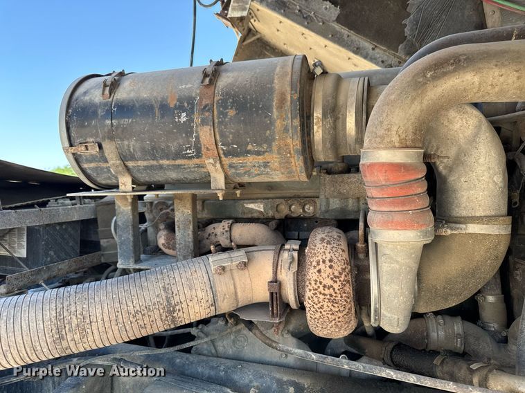 image for item EM2110 1992 Freightliner USF-1E semi truck