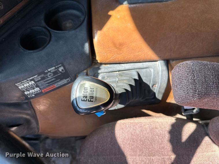 image for item EM2110 1992 Freightliner USF-1E semi truck