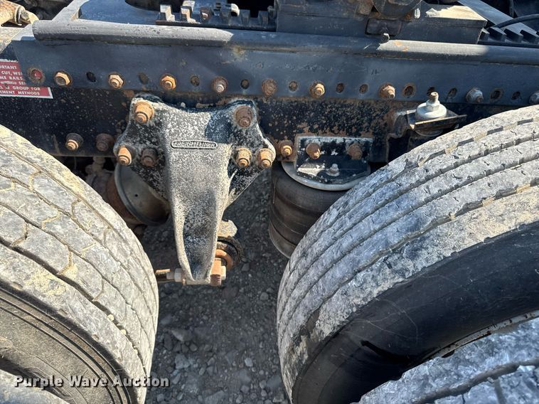 image for item EM2110 1992 Freightliner USF-1E semi truck