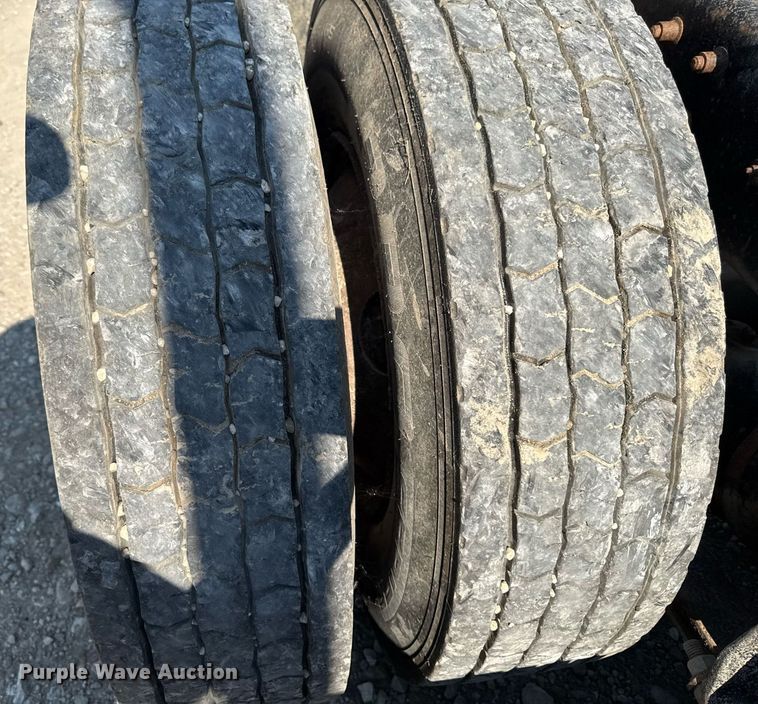 image for item EM2110 1992 Freightliner USF-1E semi truck