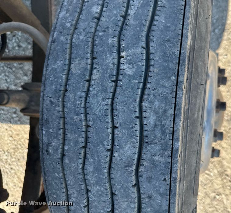 image for item EM2110 1992 Freightliner USF-1E semi truck