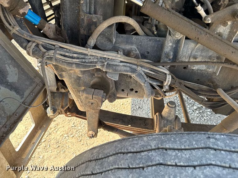 image for item EM2110 1992 Freightliner USF-1E semi truck