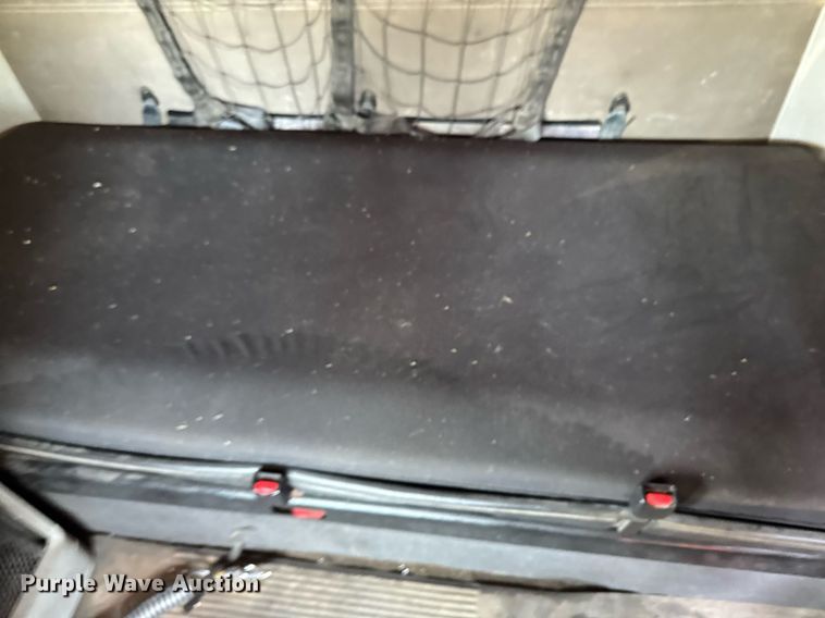 image for item EM2112 2005 Freightliner Columbia semi truck