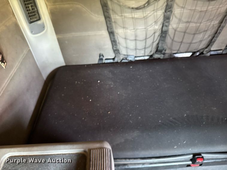 image for item EM2112 2005 Freightliner Columbia semi truck