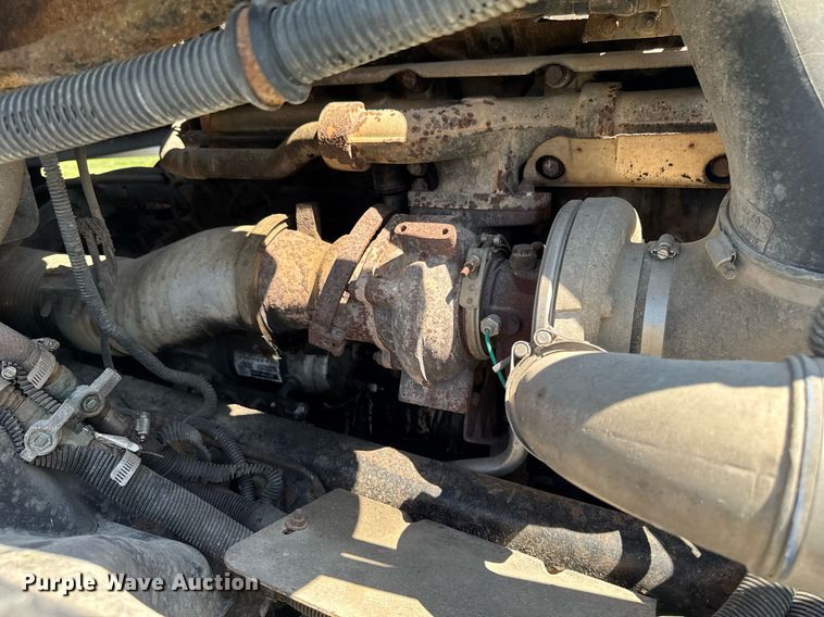 image for item EM2112 2005 Freightliner Columbia semi truck