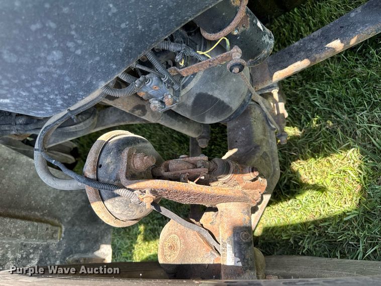 image for item EM2112 2005 Freightliner Columbia semi truck