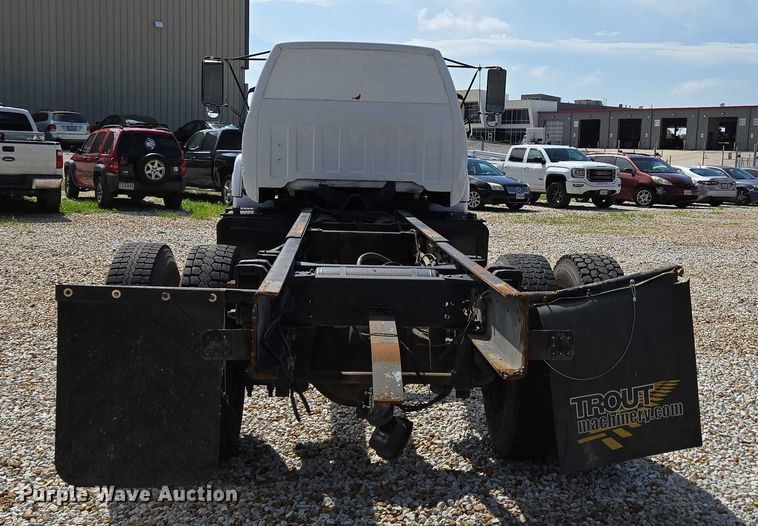 image for item EN2011 1990 GMC TopKick truck cab and chassis