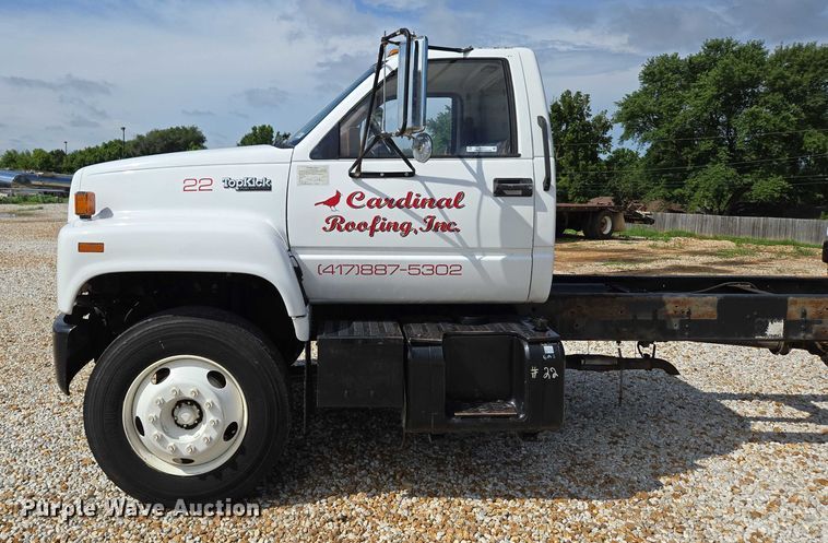 image for item EN2011 1990 GMC TopKick truck cab and chassis