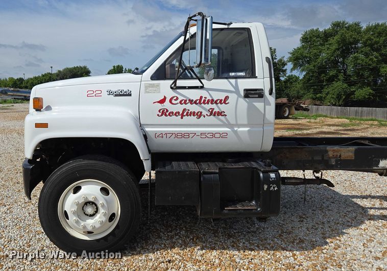 image for item EN2011 1990 GMC TopKick truck cab and chassis