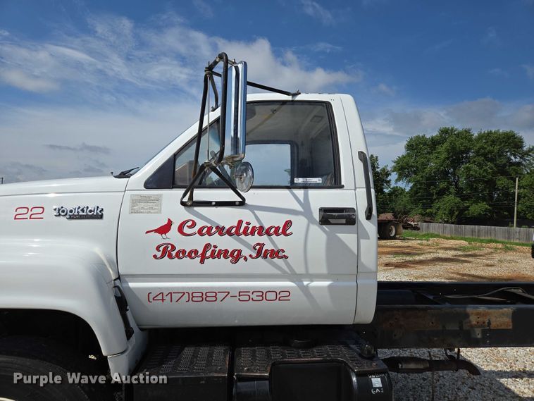 image for item EN2011 1990 GMC TopKick truck cab and chassis