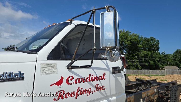 image for item EN2011 1990 GMC TopKick truck cab and chassis