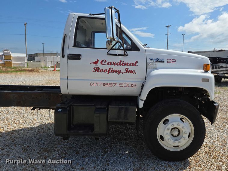 image for item EN2011 1990 GMC TopKick truck cab and chassis