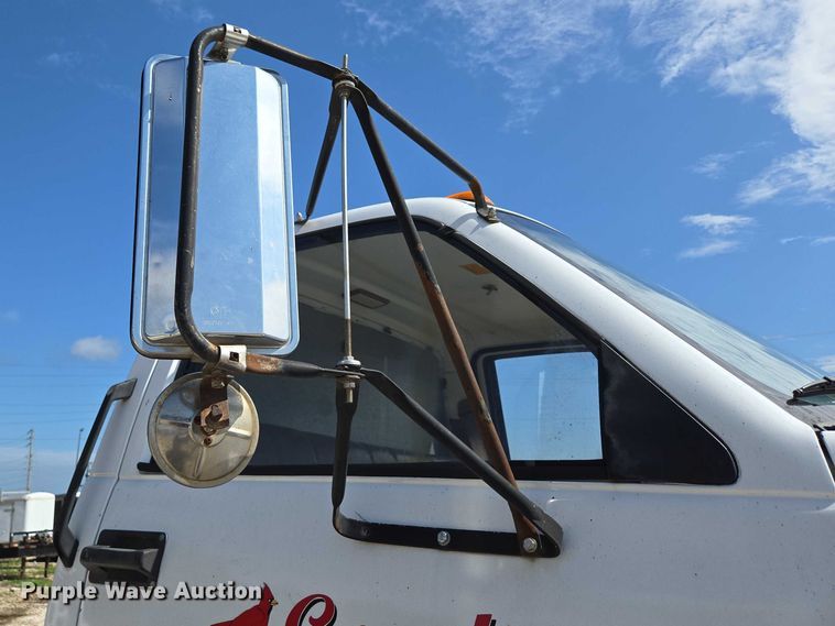 image for item EN2011 1990 GMC TopKick truck cab and chassis