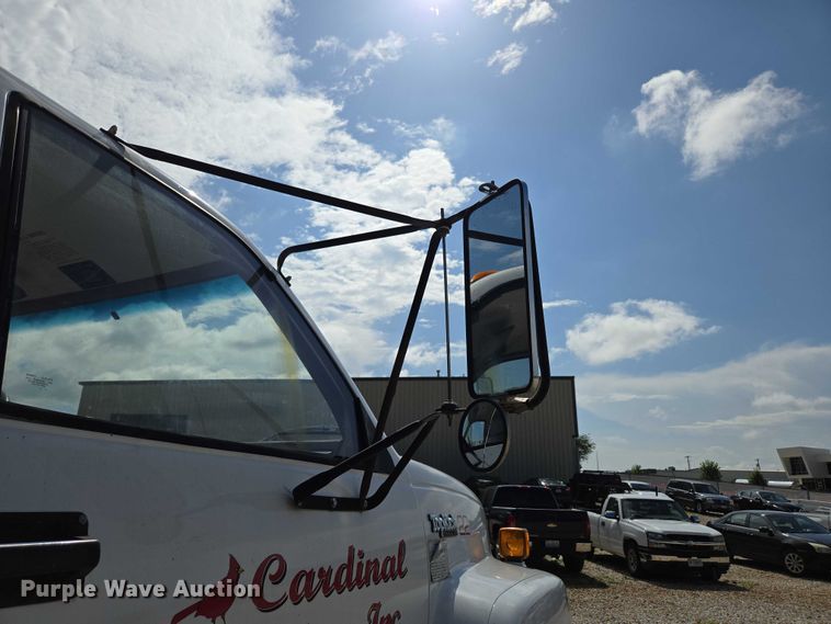 image for item EN2011 1990 GMC TopKick truck cab and chassis