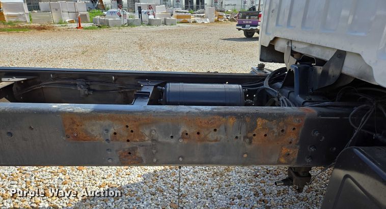 image for item EN2011 1990 GMC TopKick truck cab and chassis