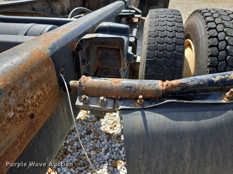 image for item EN2011 1990 GMC TopKick truck cab and chassis