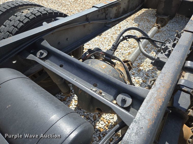 image for item EN2011 1990 GMC TopKick truck cab and chassis