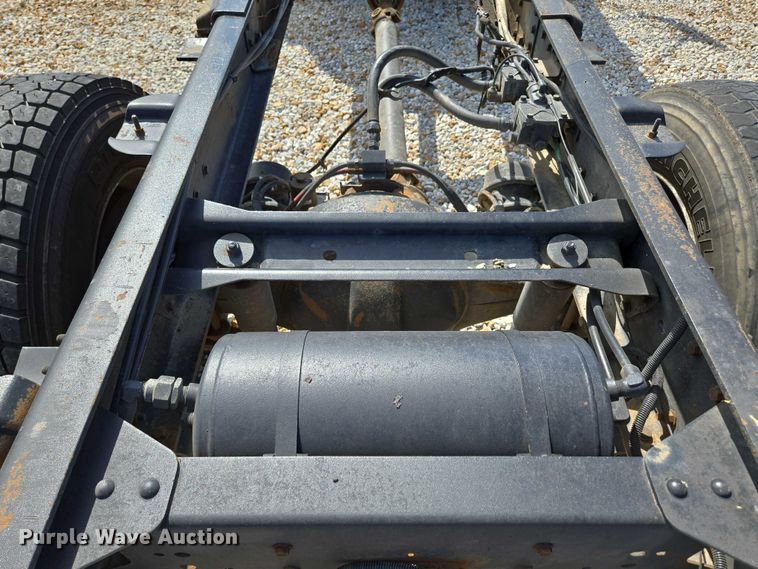 image for item EN2011 1990 GMC TopKick truck cab and chassis