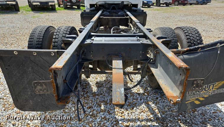 image for item EN2011 1990 GMC TopKick truck cab and chassis